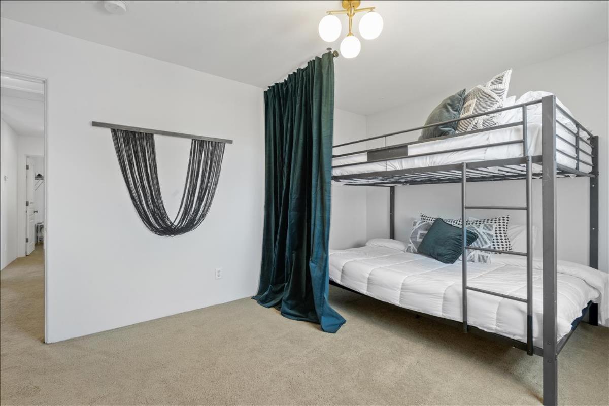5 Bedroom 4 Bath Boutique Home Premium Location + Heated Pool Option Glendale Bagian luar foto